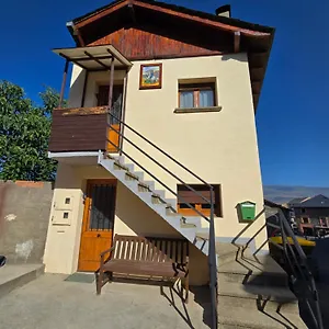 https://cerdanya-apartment-escadarcs-1.catalonia-hotels.com