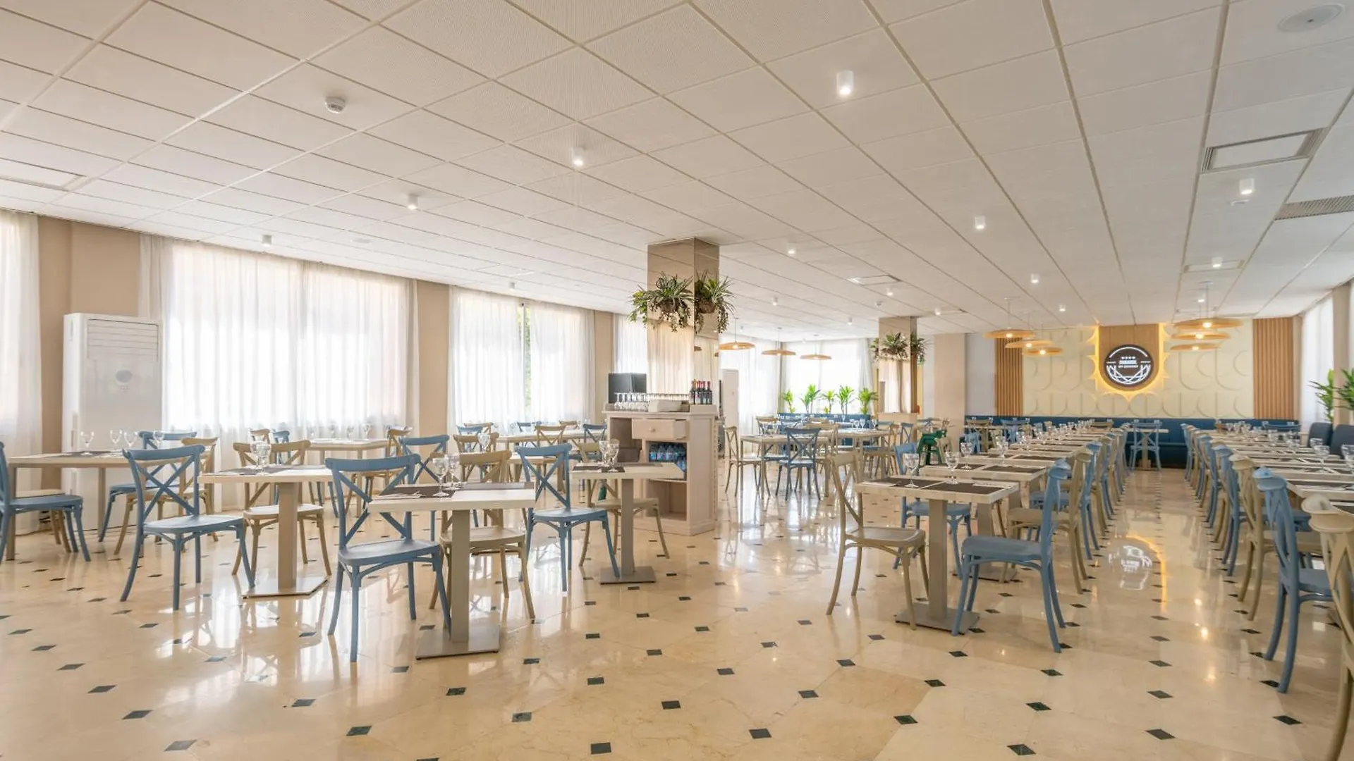 טורמולינוס Hotel Parasol By Dorobe