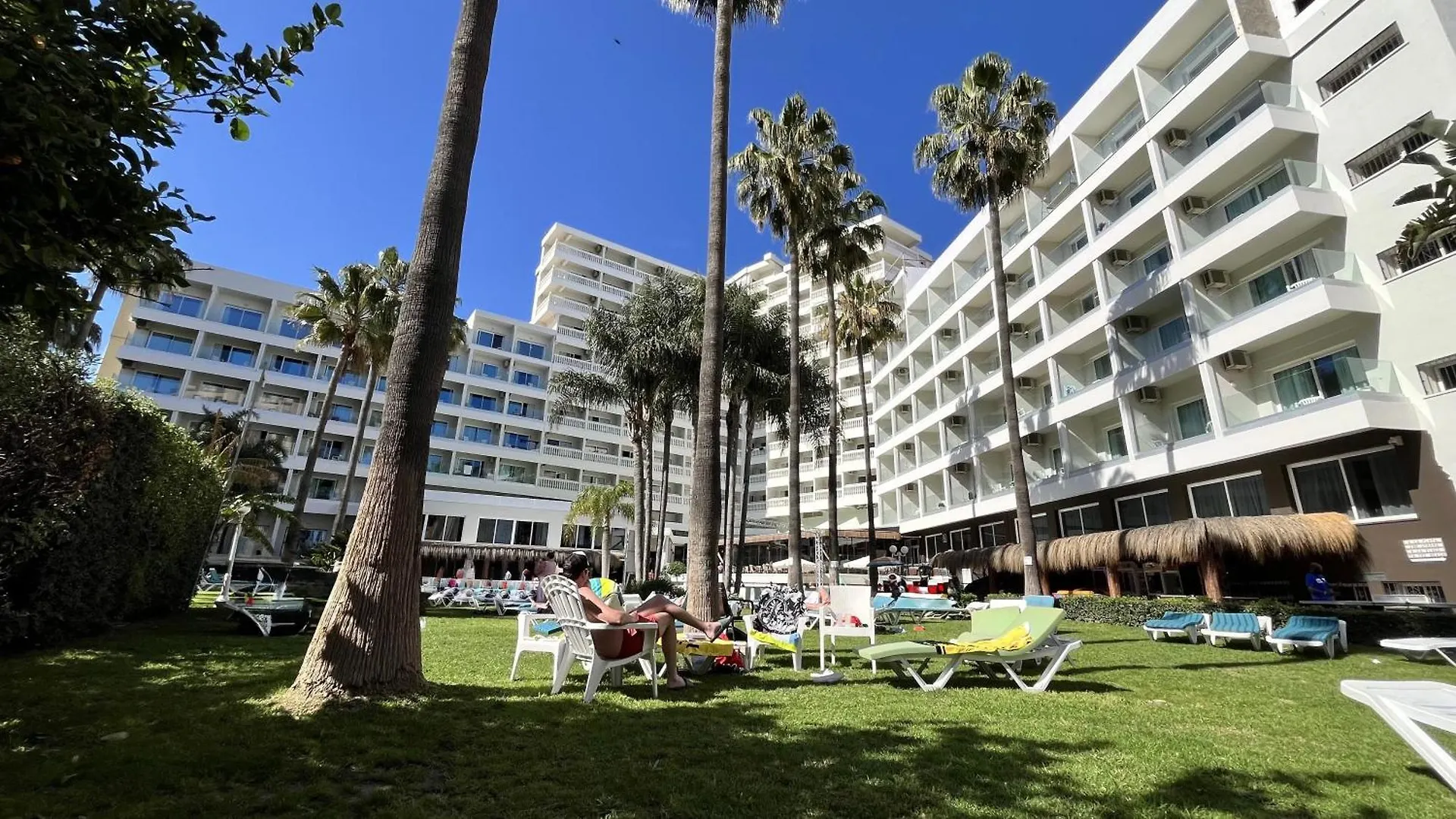 טורמולינוס Hotel Parasol By Dorobe