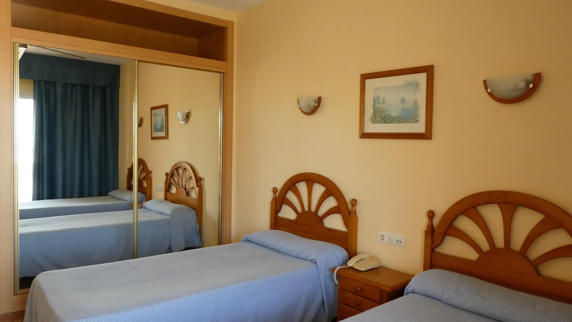 Hotel Parasol By Dorobe Τορρεμολίνος