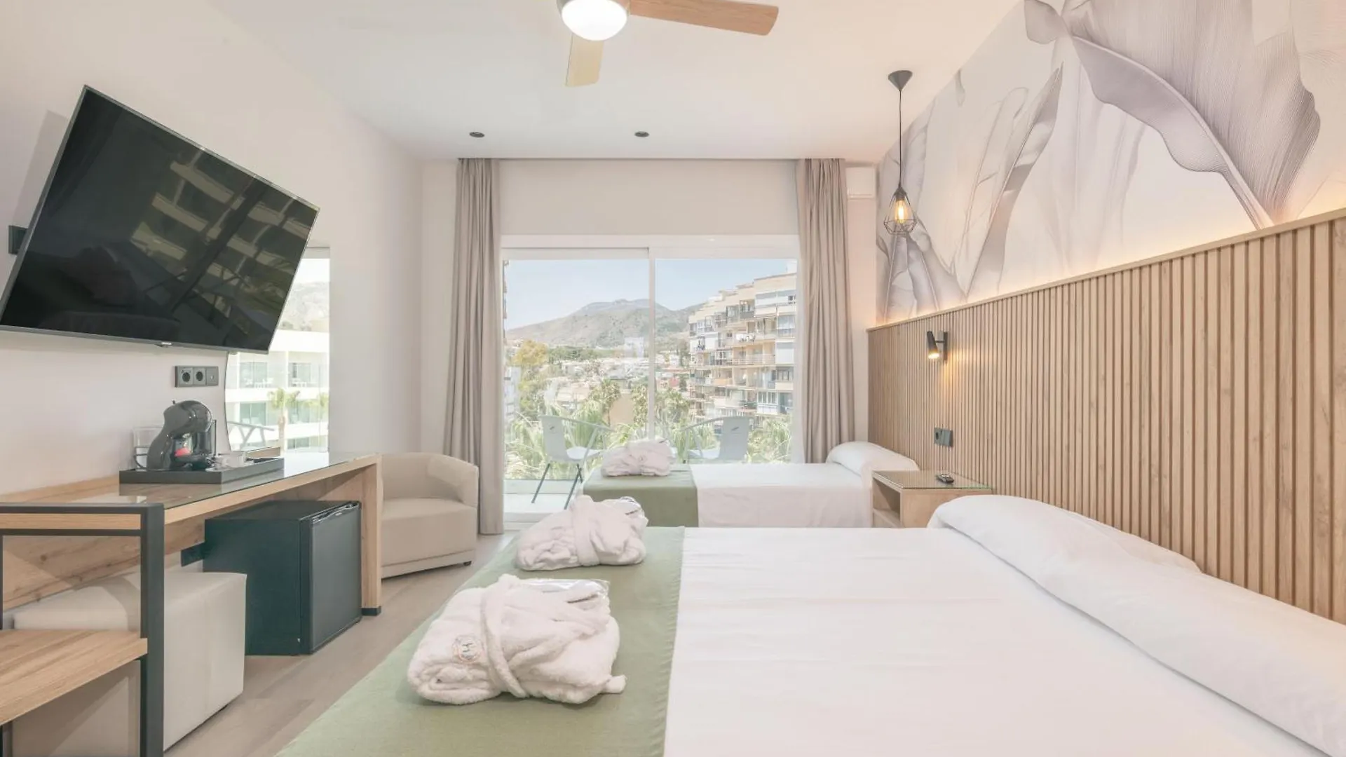 Hotel Parasol By Dorobe Τορρεμολίνος 4*,  Ισπανία